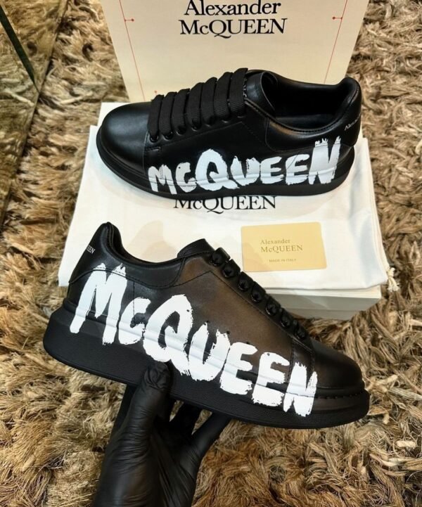 Alexander Mcqueen Black/White